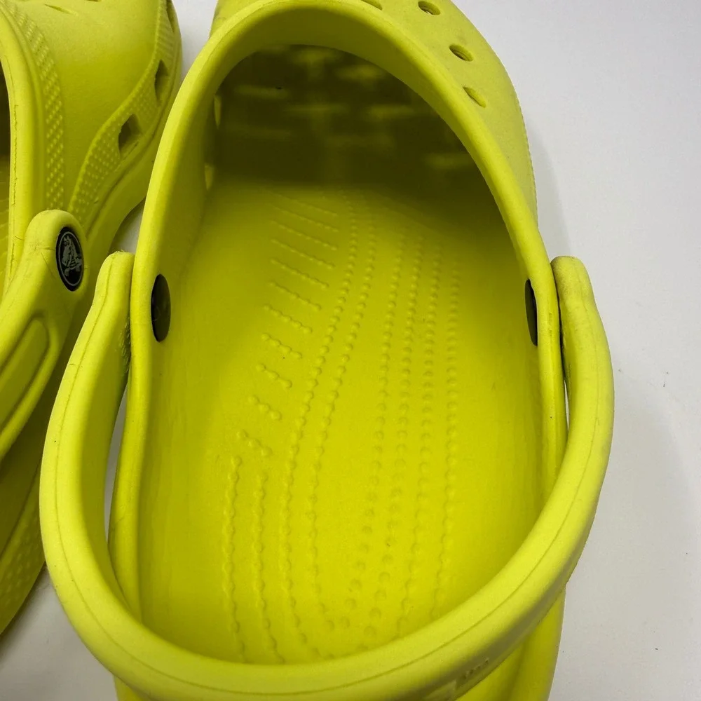Crocs Classic Clog Mens 10 Neon Yellow Lime Green Slip On Comfort Shoes